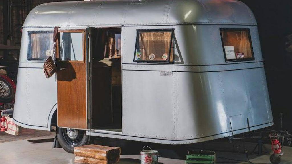 Der Oldtimer-Wohnwagen, «Model C Travelodge» des Automobilherstellers Pierce-Arrow ging hat bei einer Auktion in den USA für 40'000 Dollar an einen neuen Besitzer.