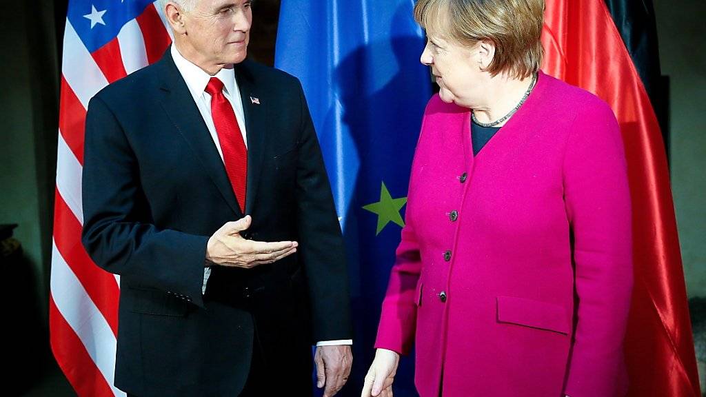 US-Vizepräsident Mike Pence und die deutsche Kanzlerin Angela Merkel am Samstag an der Münchner Sicherheitskonferenz.