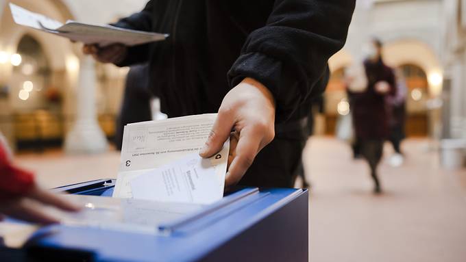 22 Personen sollen die Aargauer Abstimmungsunterlagen verständlicher machen