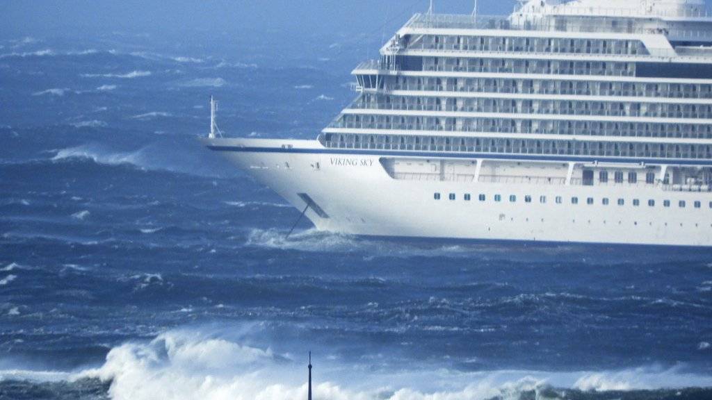 Das Kreuzfahrtschiff «Viking Sky» ist vor der Nordküste Norwegens in Seenot geraten.