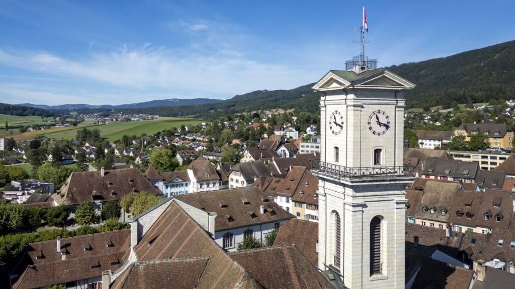 In Delsberg JU ist a Donnerstag mit 23,5 Grad ein neuer Temperaturrekord im November gemessen worden. (Archivbild)
