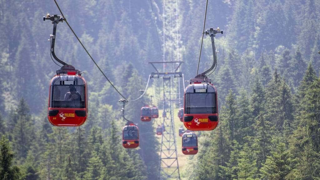 Über die ganze Sommersaison zeigte sich ein klares Plus bei den Gästezahlen in allen Gebieten der Schweizer Bergbahnen. (Archivbild)