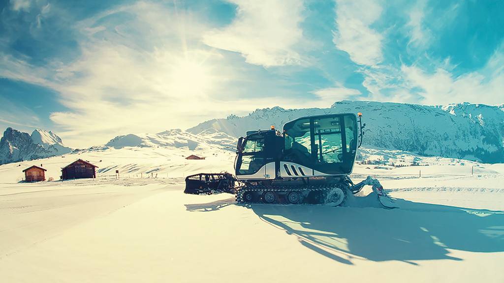 Das umgebaute Pistenfahrzeug bietet bis zu elf Wintersportlern Platz