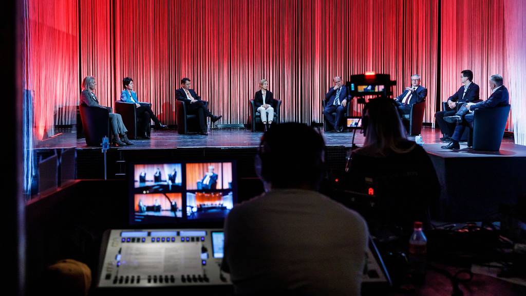 Wahlpodium zu den Regierungsratswahlen 2021