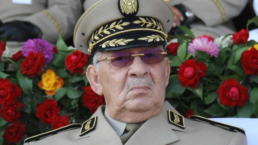 Algeriens Armeechef Gaid Salah - mit 79 Jahren auch er nicht mehr der Jüngste, Präsident Abdelaziz Bouteflika ist nur drei Jahre älter (in einer Aufnahme vom Juli 2018).