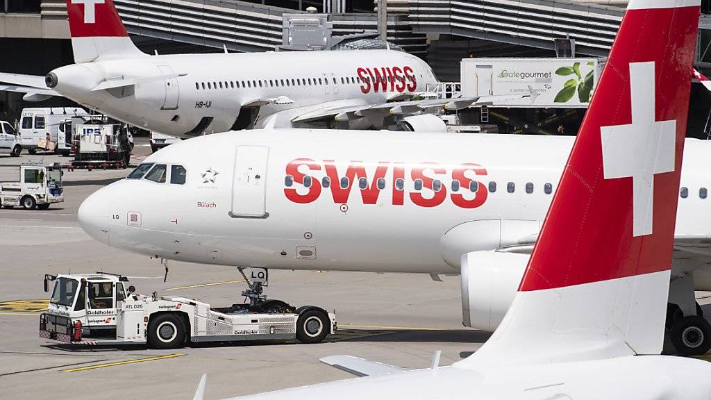 Im Juli sind deutlich mehr Passagiere am Flughafen Zürich in Kloten gestartet oder gelandet. (Archivbild)