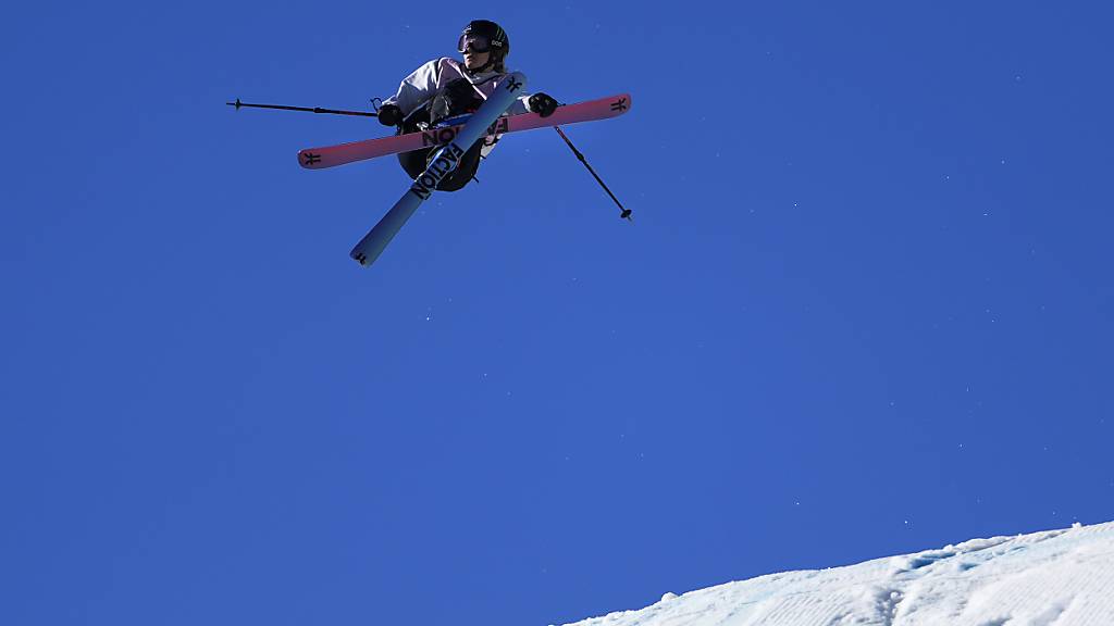 Sarah Höfflin fliegt am Big Air in Peking auf den 2. Platz