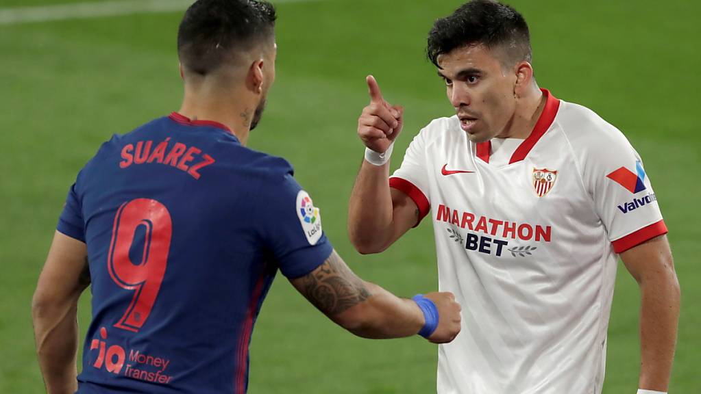 Sevilla-Verteidiger Marcos Acuña ermahnt Atléticos Luis Suarez - und trifft später zum Sieg