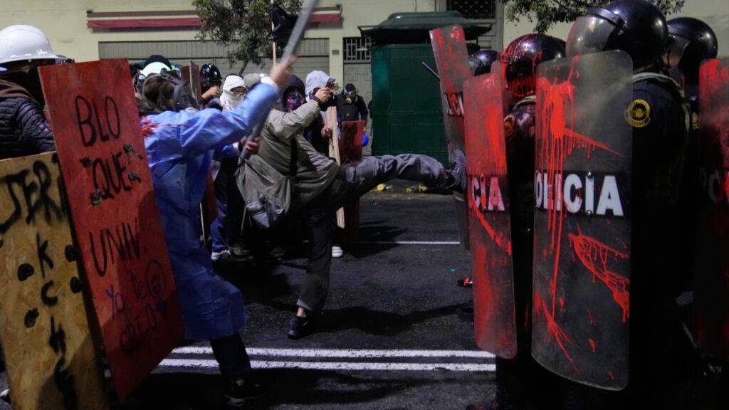 Ausnahmezustand in Lima nach gewaltsamen Protesten ausgerufen