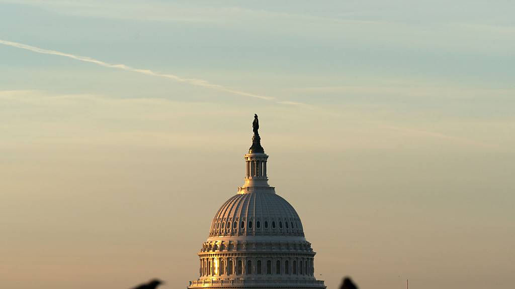 Das Kapitol bei Sonnenaufgang. Foto: Jose Luis Magana/AP/dpa