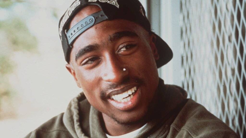Ein Ring, den der 1996 gestorbene Rapper Tupac Shakur selbst entworfen und bei seinem letzten öffentlichen Auftritt getragen hat, soll in New York versteigert werden. (Archivbild)