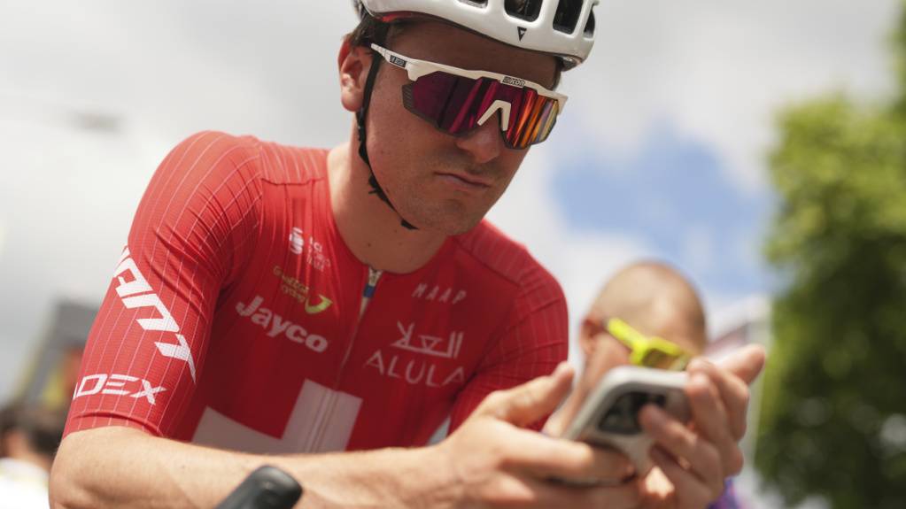 Mauro Schmid startet mit Rang 6 in die Saison