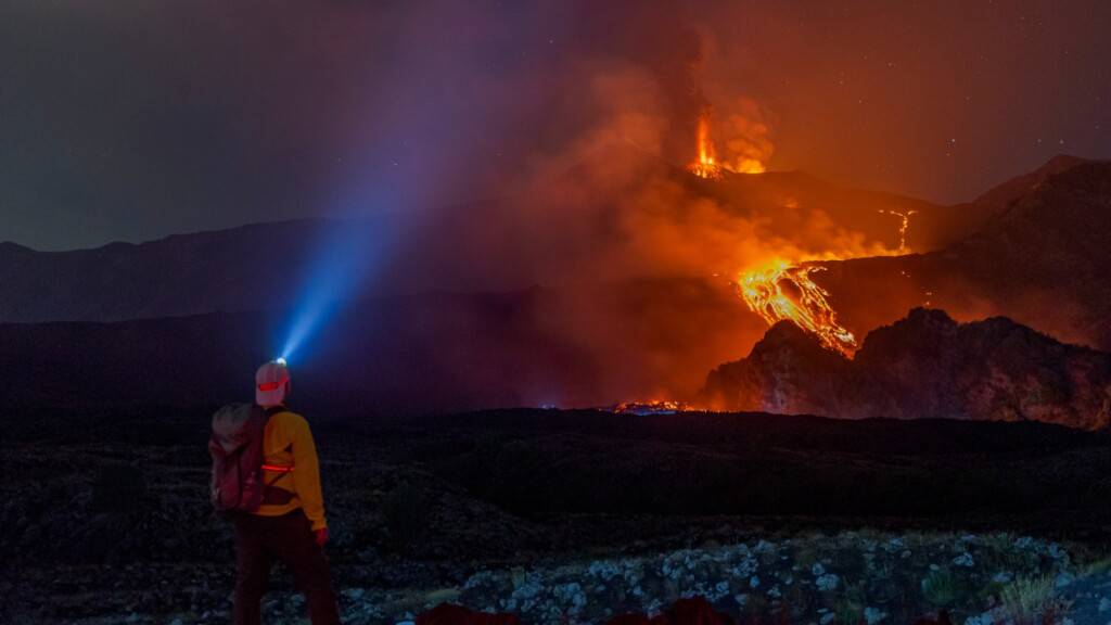 dpatopbilder - Vulkanische Aktivität am Ätna. Foto: Salvatore Allegra/AP/dpa/Archivbild