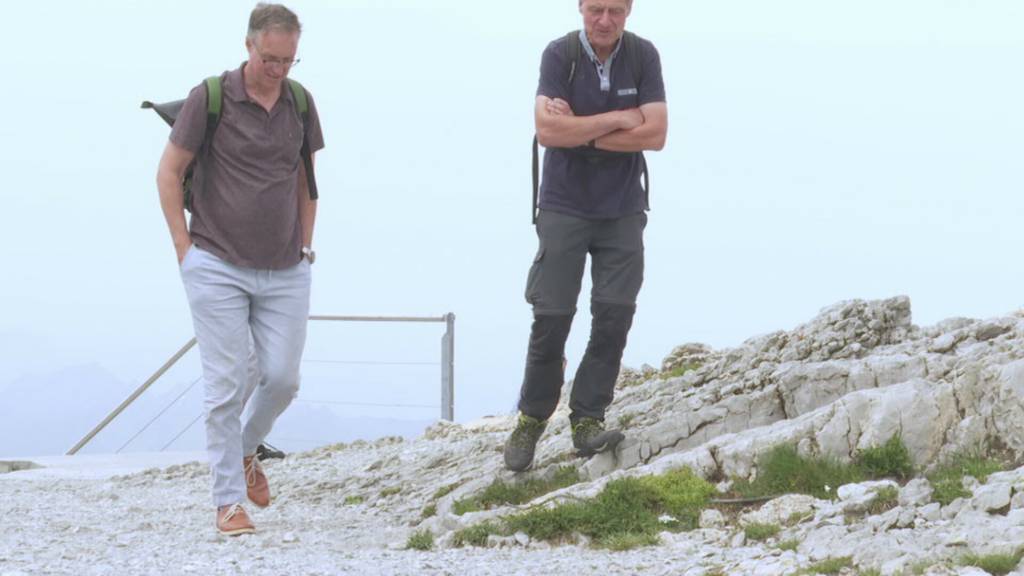 Schweiz-Liebender-Amerikaner besucht das Appenzellerland