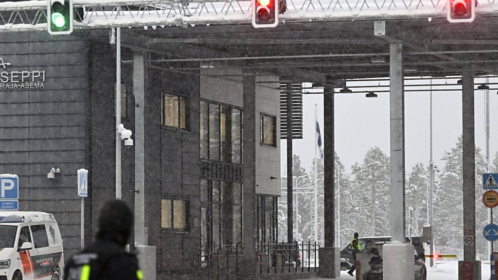 n Finnland sind trotz der Schließung fast aller Grenzübergänge nach Russland am Samstag 55 Migrantinnen und Migranten aus dem Nachbarland angekommen. Foto: Emmi Korhonen/Lehtikuva/dpa