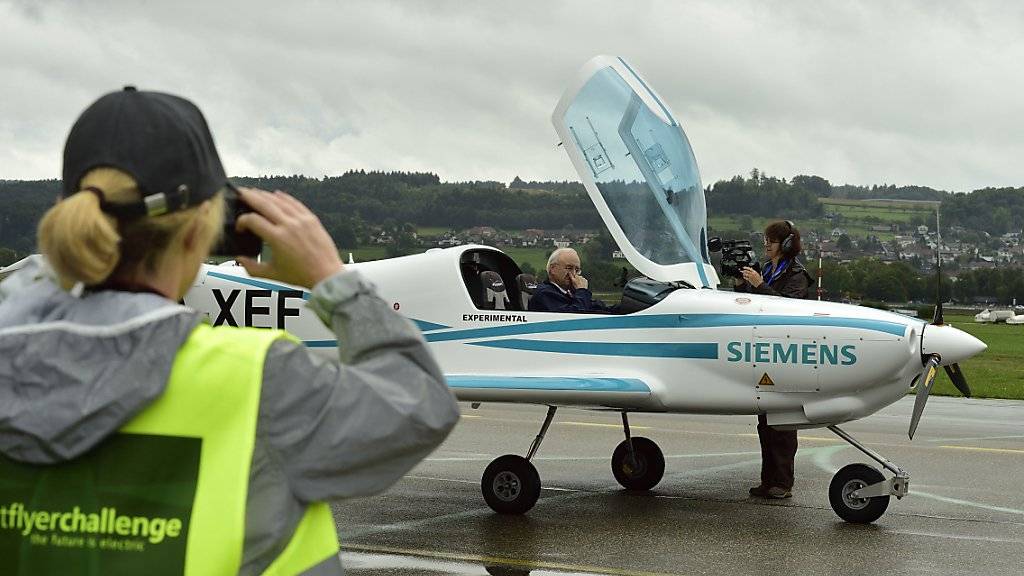 Auch in der Schweiz wird an elektrisch betriebenen Kleinflugzeugen getüftelt. Smartflyer ist ein Experimentalflugzeug mit Platz für vier Personen. (Archivbild)