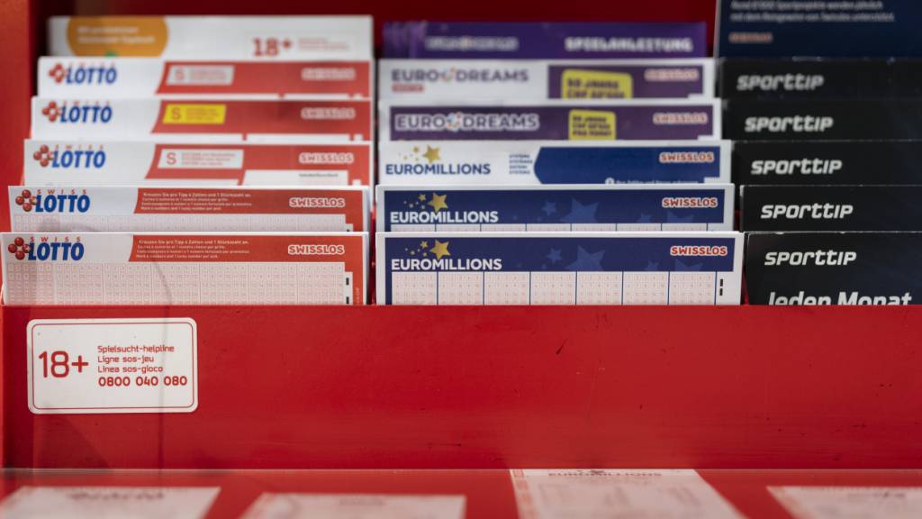 Spielscheine an einer Verkaufsstelle in Zürich. (Symbolbild)