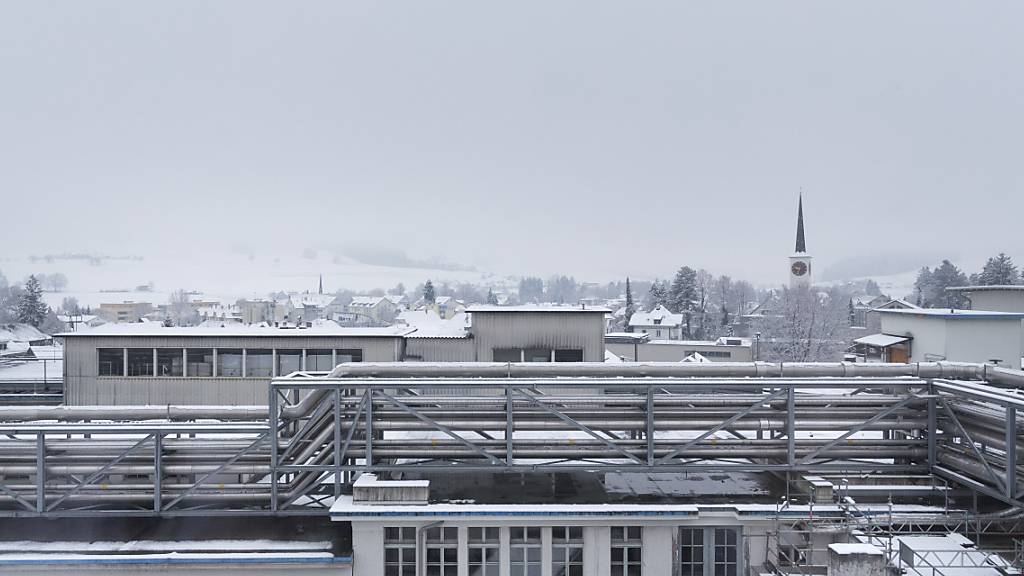 Das Nestlé-Werk im bernischen Konolfingen ist Nutzniesserin des Stellenabbaus in Irland. (Archivbild von 2015)