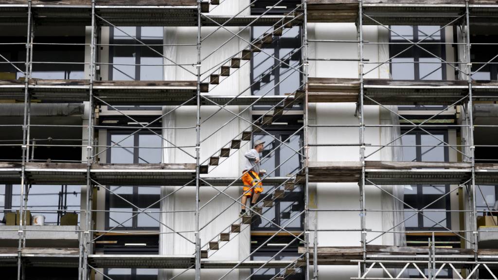 Laut einer Studie von Raiffeisen führt das Schweizer Raumplanungsregime zu einer künstlichen Verknappung von Bauland. (Archivbild)