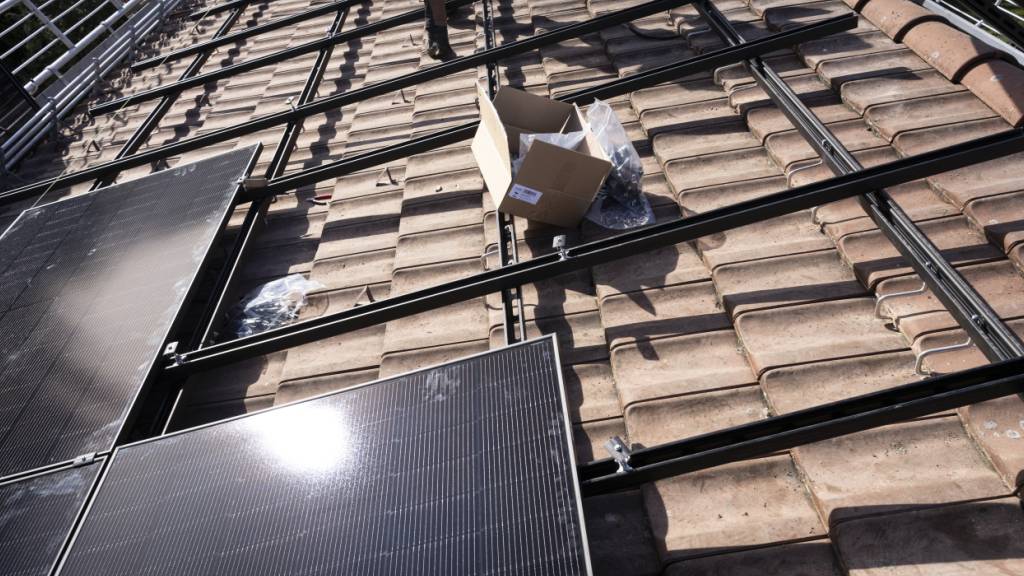 Der geplante Grossbatteriespeicher der EWN in Buochs soll überschüssigen Strom aus erneuerbaren Energien zwischenspeichern und bei Bedarf wieder ins Netz einspeisen. (Symbolbild)