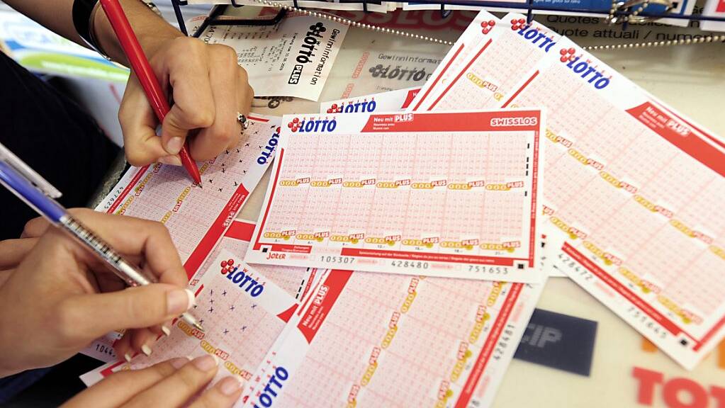 Mehr als 37 Millionen Franken hat ein Glückspilz am Samstag im Schweizer Zahlenlotto gewonnen. (Archivbild)