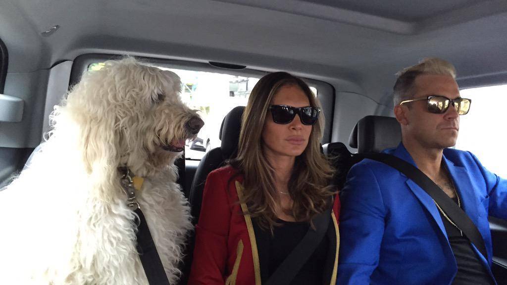 Er ruhe in Frieden: Spencer Williams mit Herrchen Robbie und Frauchen Ayda (Twitter).