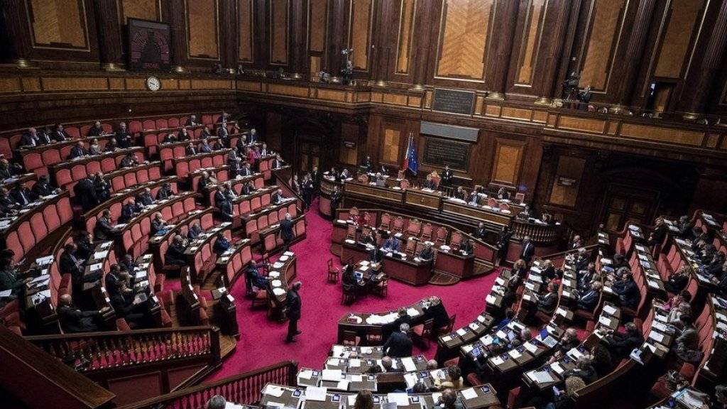 Der italienische Senat (hier in einem Archivbild) billigte am Samstag mit 140 zu 97 Stimmen das Budget für das kommende Jahr. Damit ist der Weg frei für Wahlen im kommenden Frühling.