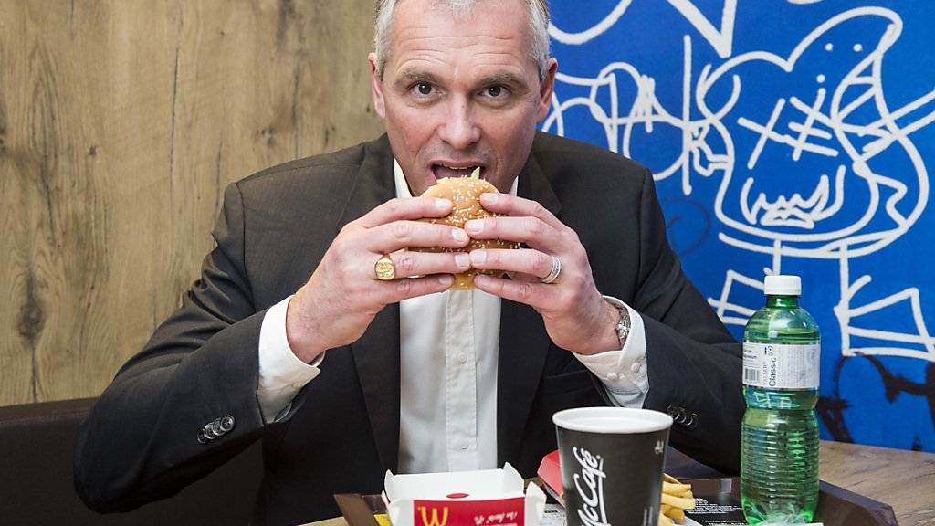 Der scheidende McDonald's-Schweiz-Chef Harold Hunziker kann in seinem letzten Jahr an der Spitze der Fast-Food-Kette wieder ein Umsatzplus präsentieren. (Archiv)