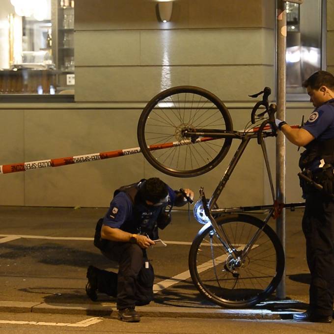 Velofahrer stürzt an Dufourstrasse und wird verletzt