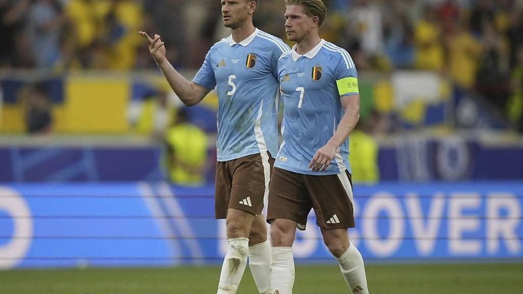 Unverständnis liegt in den Blicken von Jan Vertonghen und Kevin de Bruyne nach dem Schlusspfiff