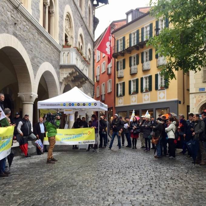 Schweizweite Demos gegen Poststellenabbau