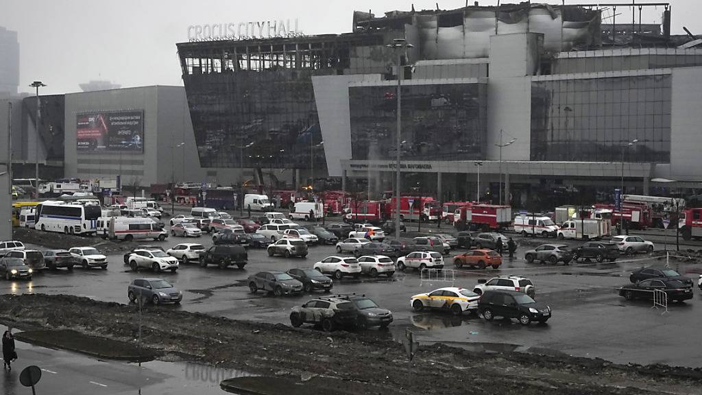 ARCHIV - Das Veranstaltungszentrum Crocus City Hall in Moskau wurde bei einem Anschlag im März schwer zerstört. Mehr als 140 Menschen starben. Foto: Alexander Zemlianichenko/AP/dpa