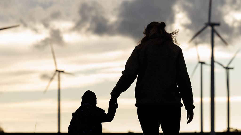 Eine Mutter brachte im Jahr 2021 ihren damals 5-jährigen Sohn nach den Ferien nicht zum Vater im Kanton Solothurn zurück, weshalb sie nun angeklagt ist. (Symbolbild)