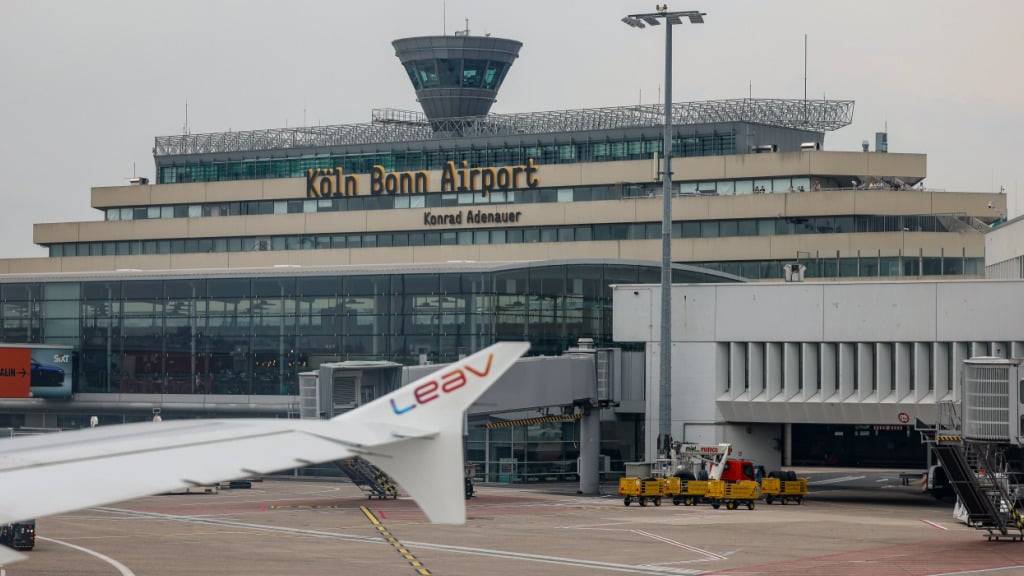 ARCHIV - Der Flughafen Köln/Bonn «Konrad Adenauer». Foto: Jan Woitas/dpa/Archiv