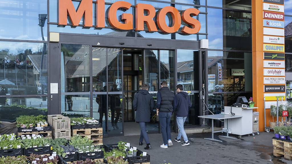 Anfang kommenden Jahres kommt es bei der Migros in Genf zu einer umfassenden Neuorganisation, von der mehrere Hundert Angestellte betroffen sind. (Symbolbild)
