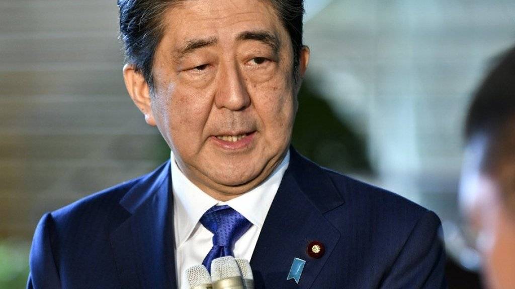 Premierminister Abe wagt es erneut: Zum zweiten Mal setzt er auf vorgezogene Neuwahlen - in der Hoffnung, den Rückhalt der Bevölkerung für seinen Kurs zu erhalten.