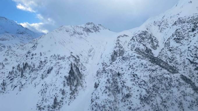 Skitourenfahrer oberhalb von Reckingen bei Lawinenabgang getötet