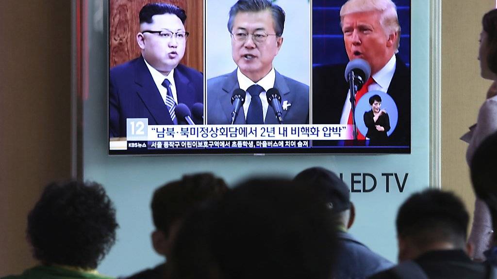 Der südkoreanische Präsident Moon Jae In trifft sich mit US-Präsident Donald Trump um das geplante Gipfeltreffen Trumps mit Nordkoreas Kim Jong Un vorzubereiten. Doch ob das für den 12.Juni geplante Treffen tatsächlich stattfindet,  ist immer noch ungewiss. (Foto: Ahn Young-joon/AP)