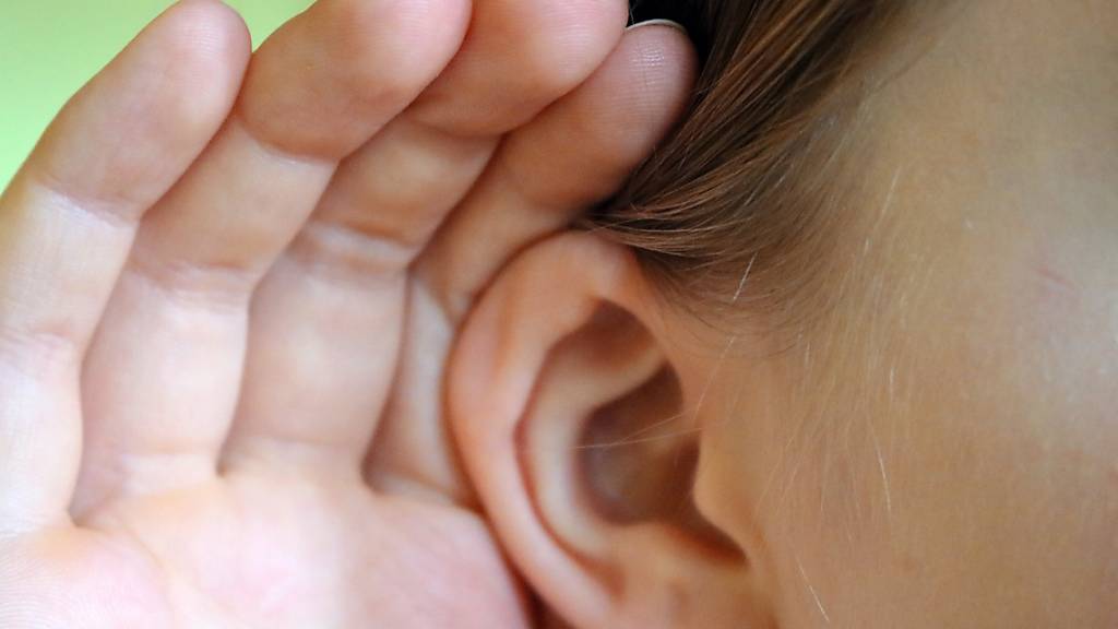 Die Forscher entdeckten bislang unbekannte unbewusste Ohrbewegungen.