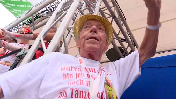 Ravender Senior aus Benzenschwil: Wie sich Ruedi (84) auf die Street Parade vorbereitet