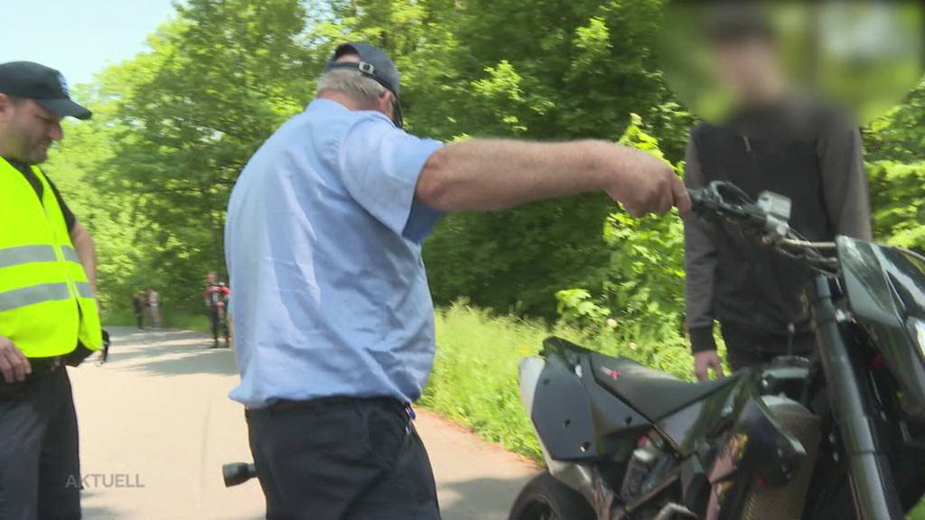 Strenge Kontrollen: Über Pfingsten nimmt die Kapo Aargau 16 Verkehrsrowdys den Führerschein ab