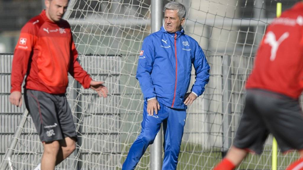 Nationalcoach Vladimir Petkovic setzt gegen Österreich in der Offensive auf Josip Drmic (links)