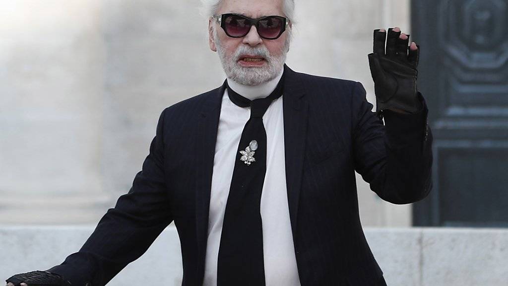 Karl Lagerfeld hat mit seinem Schaffen die Modewelt für Jahrzehnte geprägt. (Archivbild)