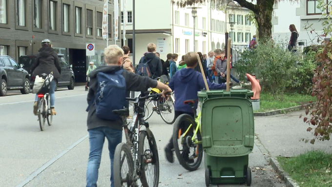 Überwachungskameras auf dem Pausenplatz