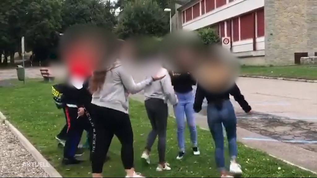 Reaktion auf Schockvideo: Wie sollen Schulen auf Mobbing und Gewalt reagieren?
