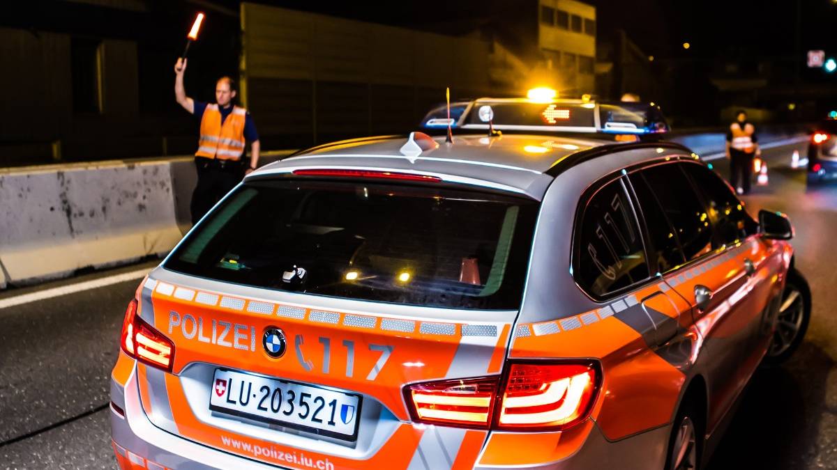 Luzerner Polizei Auto Kontrolle Nacht
