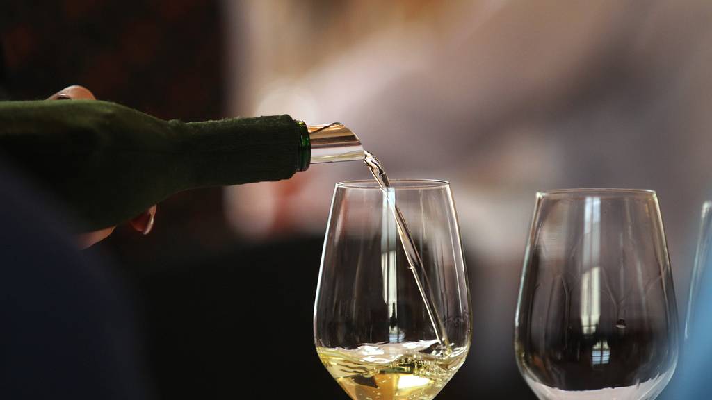 Weisswein wird teurer – Champagnerpreise fallen