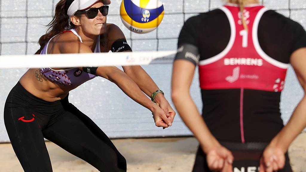 Heute beginnt in Doha die World Tour der Beachvolleyballer. Für Joana Heidrich (hinten) und ihre Kolleginnen ist die Unsicherheit in dieser Saison gross