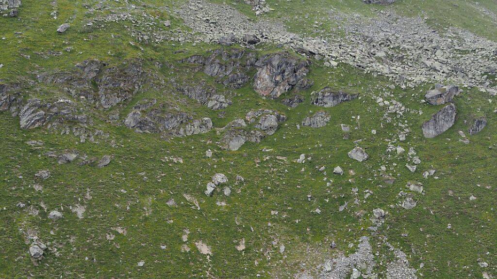 An diesem Abhang stürzte ein 74-jähriger deutscher Wanderer rund 150 Meter in die Tiefe.
