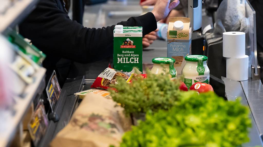 Die Inflation ist in Deutschland weiter zurückgegangen, allerdings liegt die Jahresteuerung mit 6,1 Prozent im August weiterhin auf einem hohen Niveau. Vor allem Lebensmittel und Energie werden teurer.(Symbolbild)